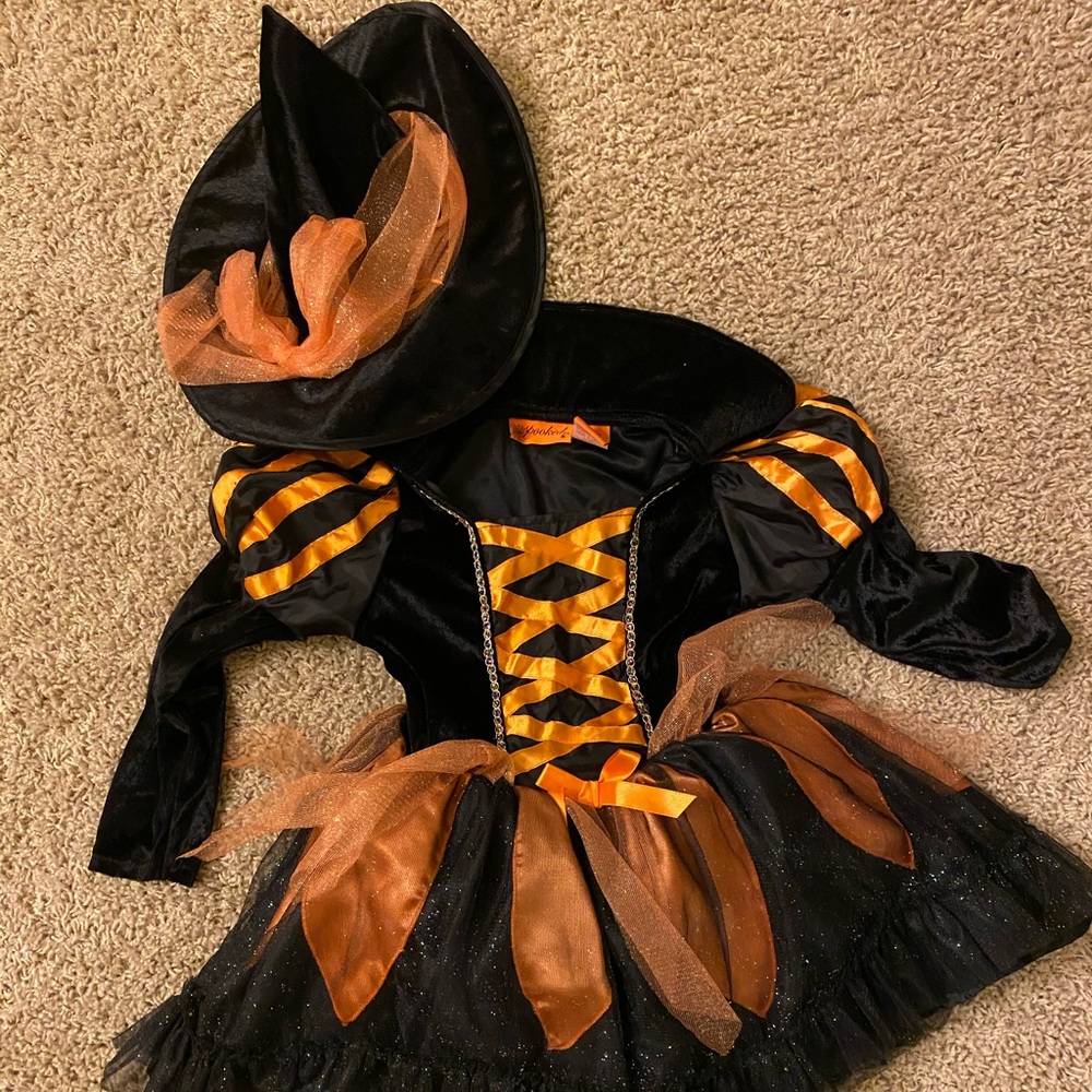 Girls Witch Halloween costume.